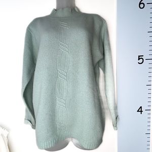 Summit Hill Lambswool Light Green/Blue Sweater Medium‎
